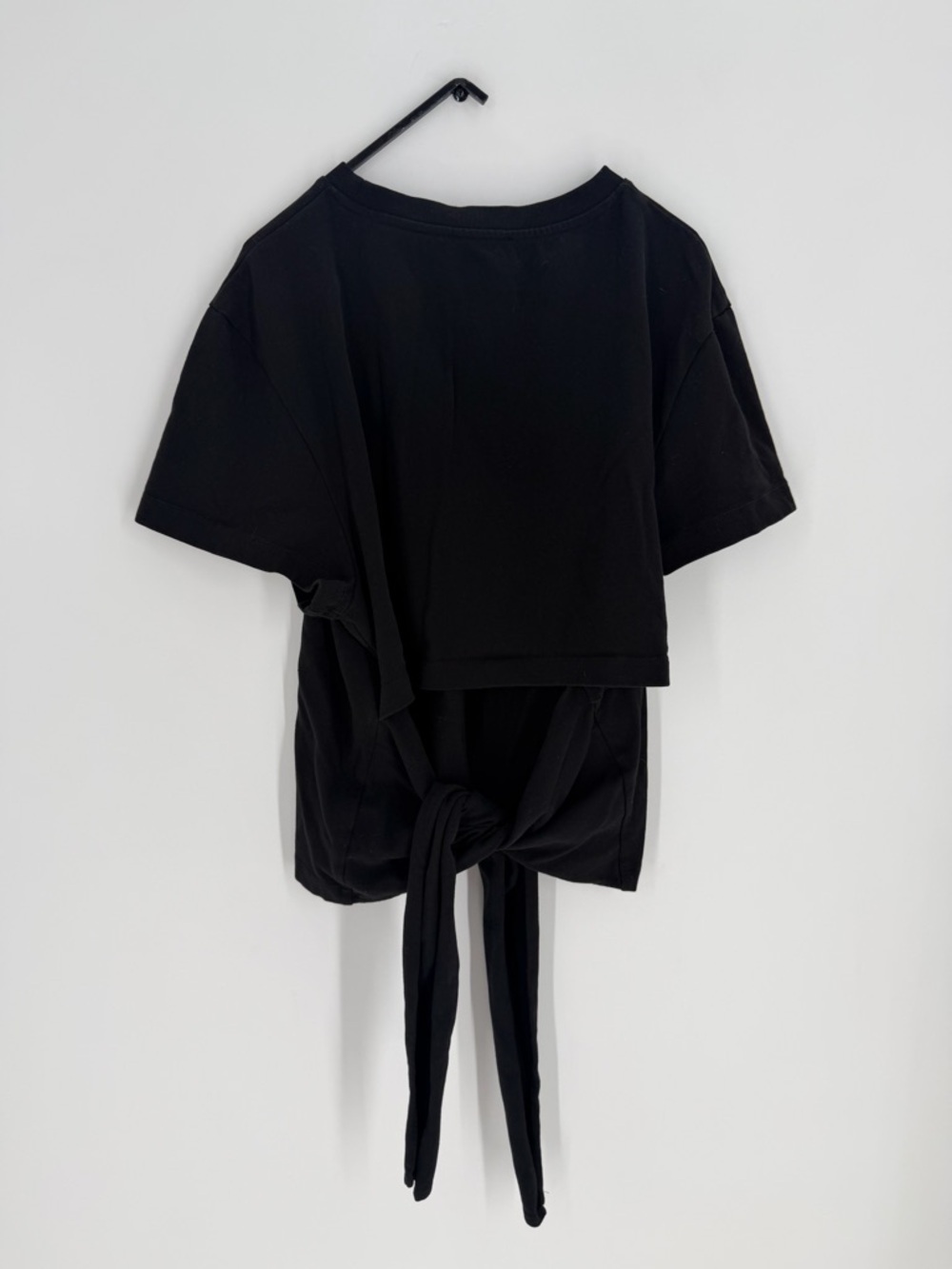 Cos The Bow Back Gathered Waist Knotted Back Tie Black T-Shirt - Picture 3 of 6